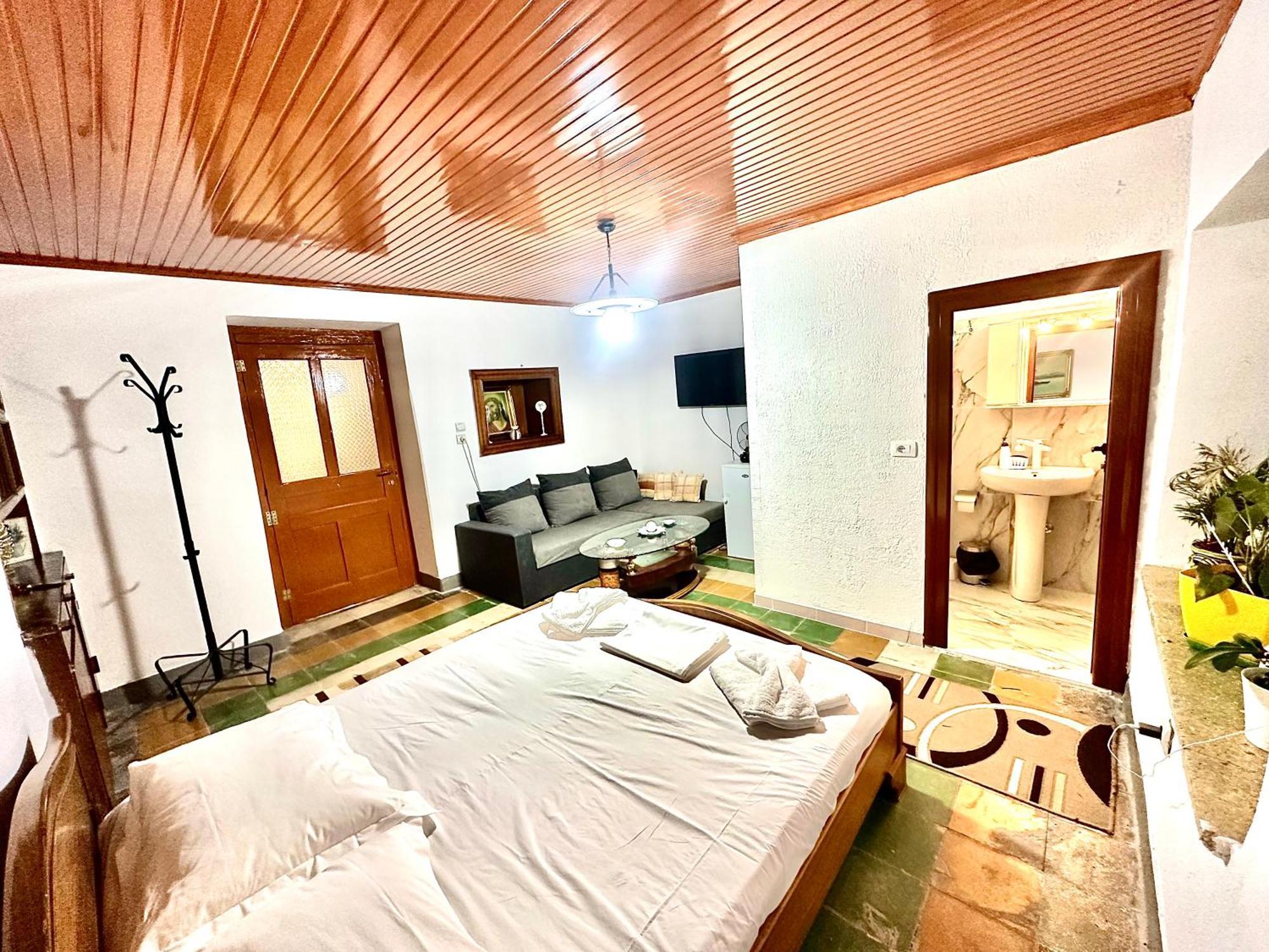 Hotel Grandpas House Gjirokastër Esterno foto