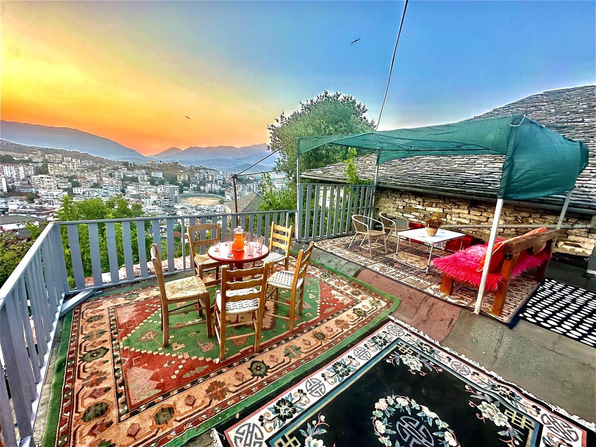 Hotel Grandpas House Gjirokastër Esterno foto