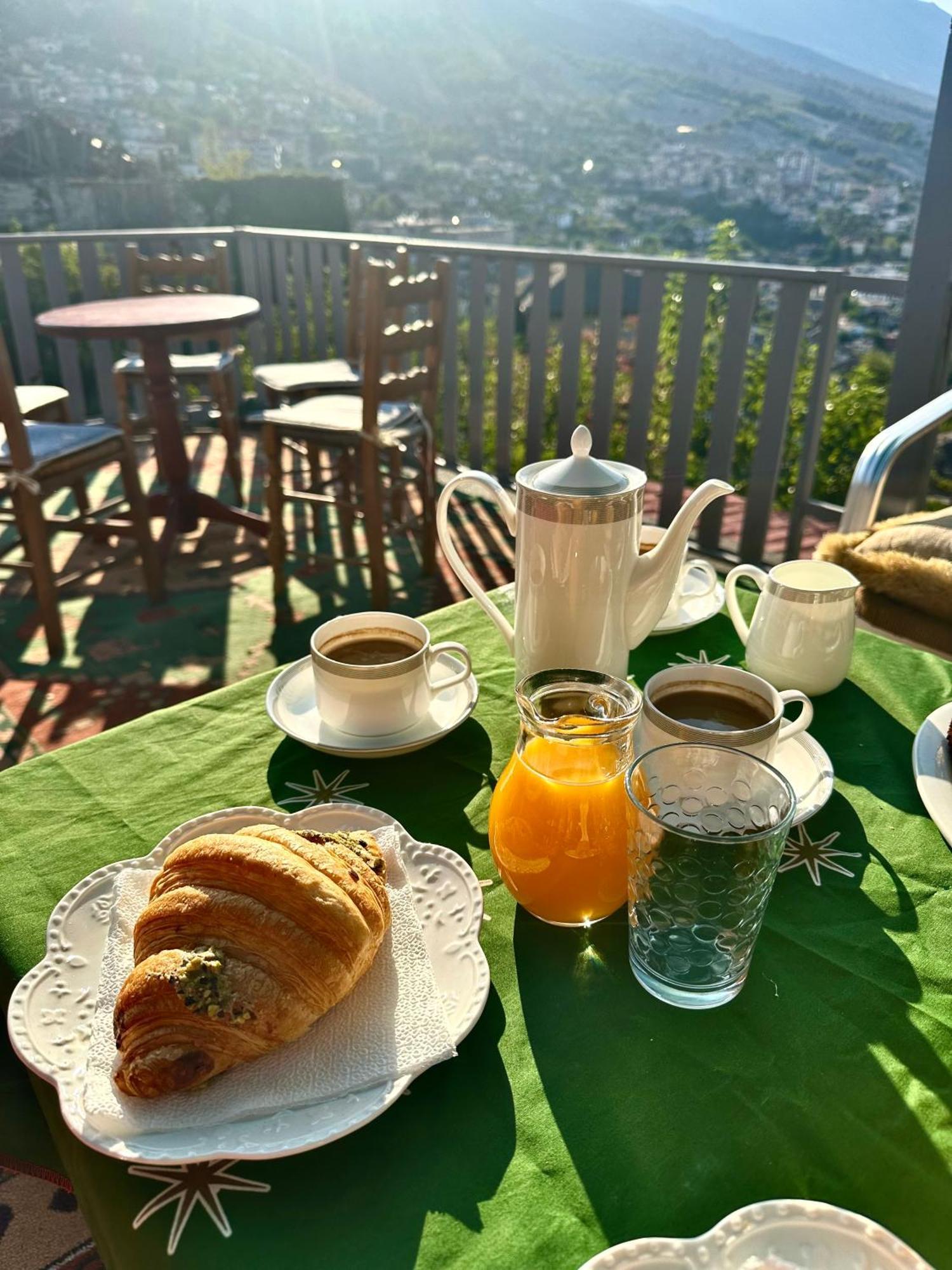 Hotel Grandpas House Gjirokastër Esterno foto