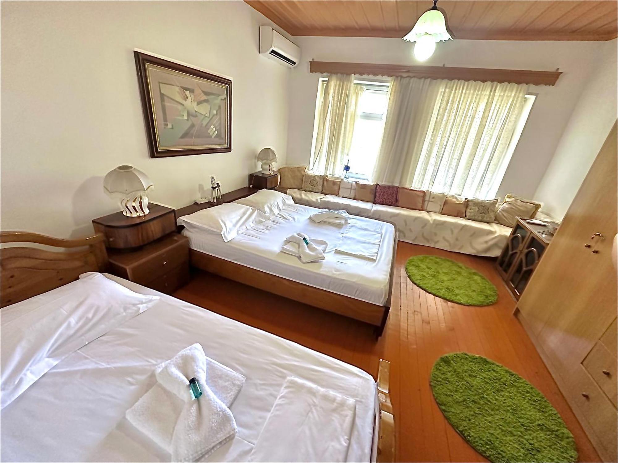 Hotel Grandpas House Gjirokastër Esterno foto